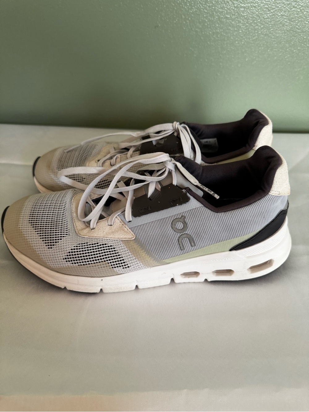 On Running Cloudrift Frost/Heather Women's Size US 7 (EU 38)